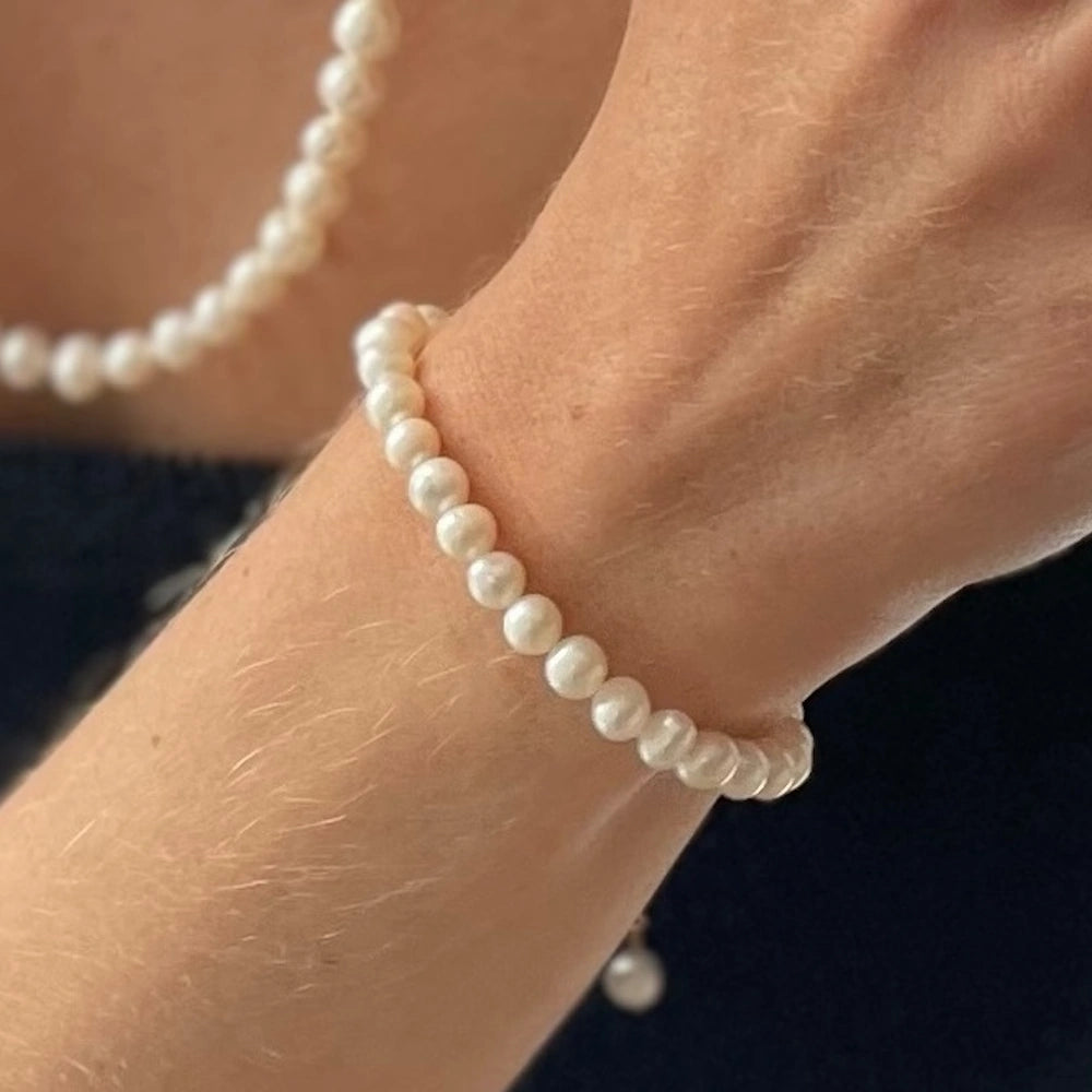 SILVER BUTTON FRESHWATER PEARL BRACELET