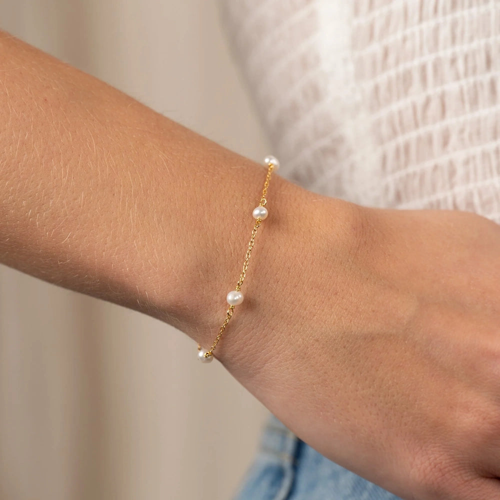 GOLD FIVE FRESHWATER PEARL BRACELET