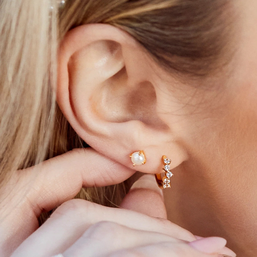 GOLD SMALL ROUND FRESHWATER PEARL STUD EARRINGS