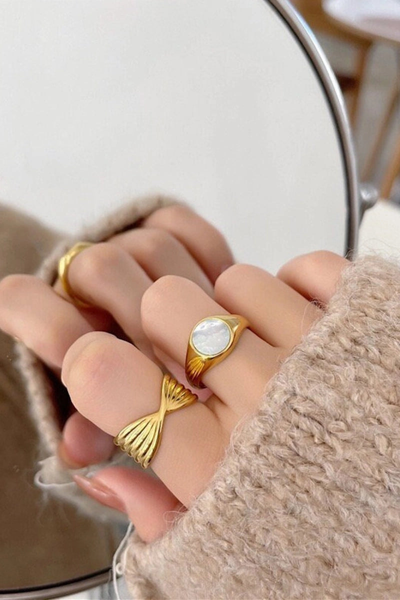 GOLD PEARL RING