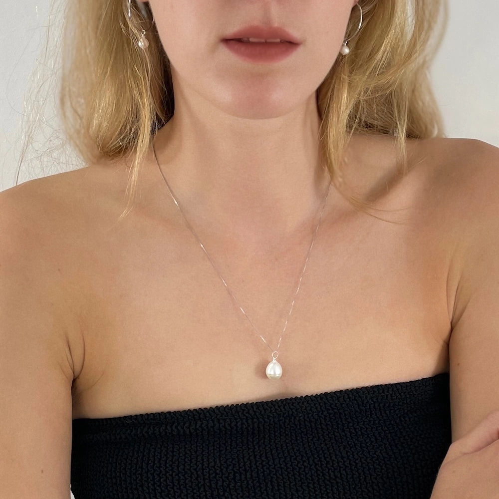 SILVER LARGE SINGLE PEARL NECKLACE