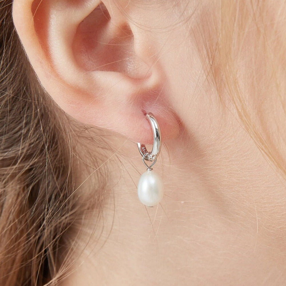 SILVER ROUND FRESHWATER PEARL DROP HUGGIE HOOP EARRINGS